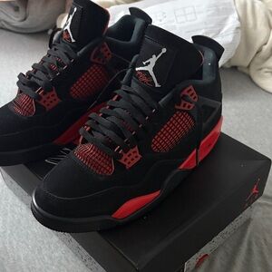 Air Jordan 4 red thunder